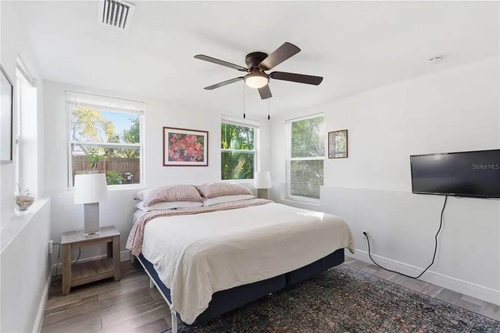 634 61st Avenue S St Petersburg FL 33705