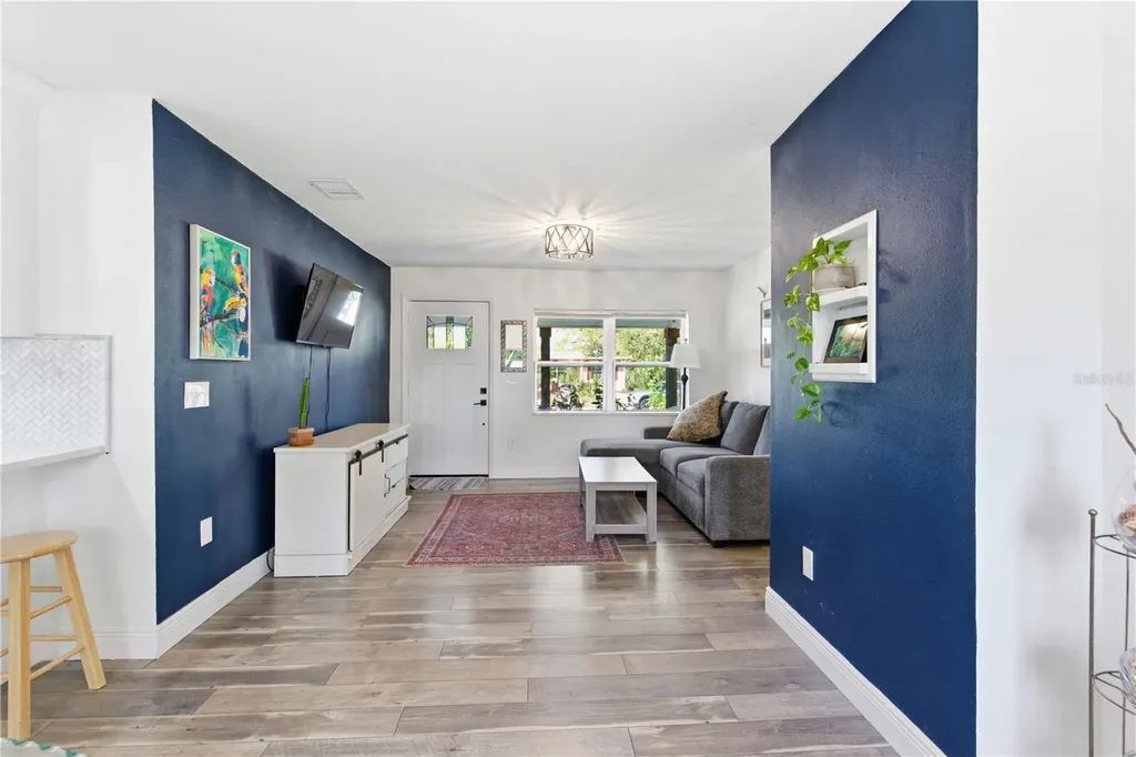 634 61st Avenue S St Petersburg FL 33705