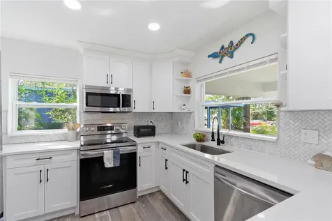 634 61st Avenue S St Petersburg FL 33705