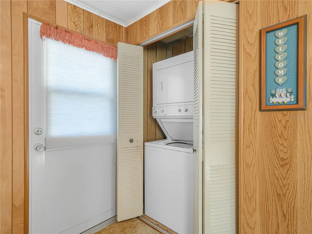 27 Saddlebag Trail S Lake Wales FL 33898