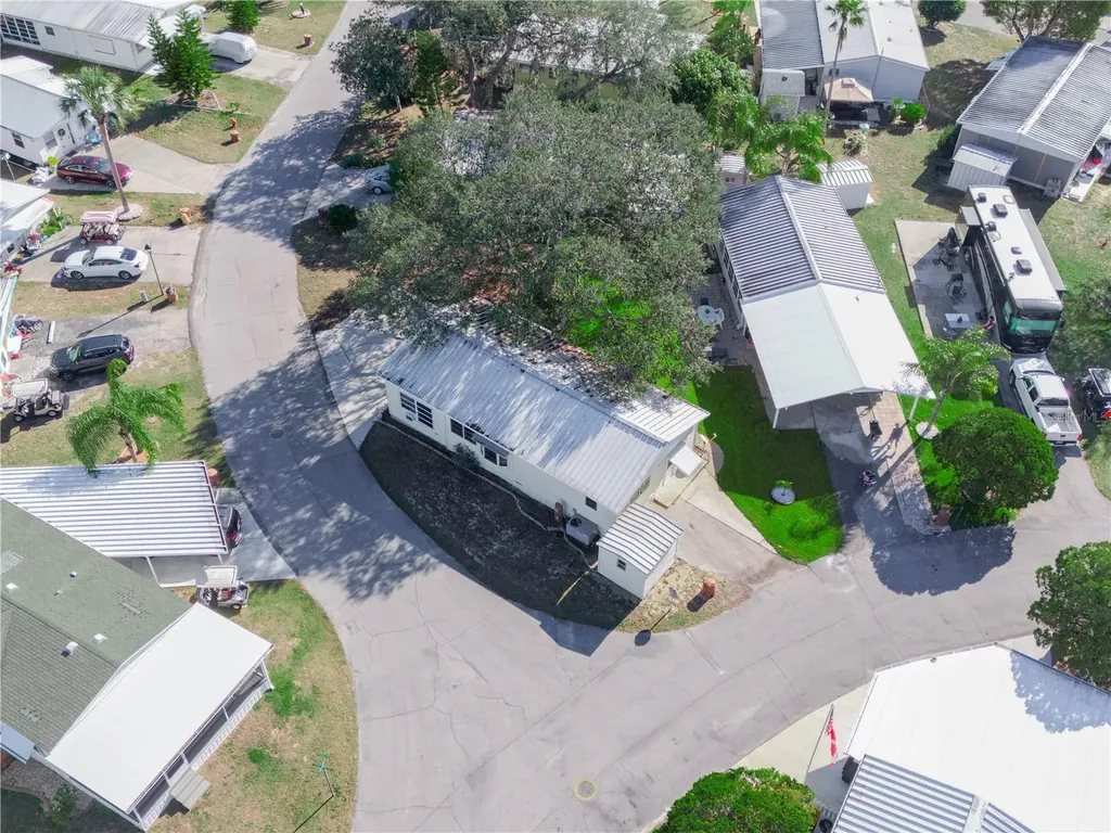 27 Saddlebag Trail S Lake Wales FL 33898