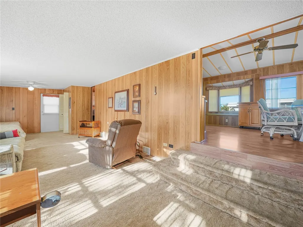 27 Saddlebag Trail S Lake Wales FL 33898