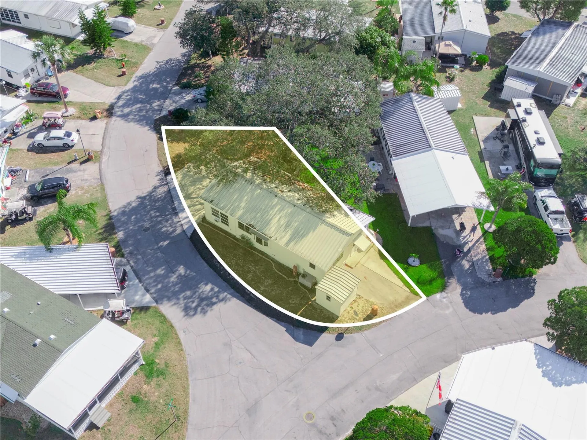 27 Saddlebag Trail S Lake Wales FL 33898