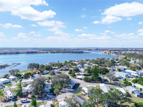 27 Saddlebag Trail S Lake Wales FL 33898