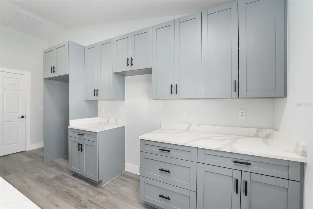 10 Locust Loop Circle Ocala FL 34472