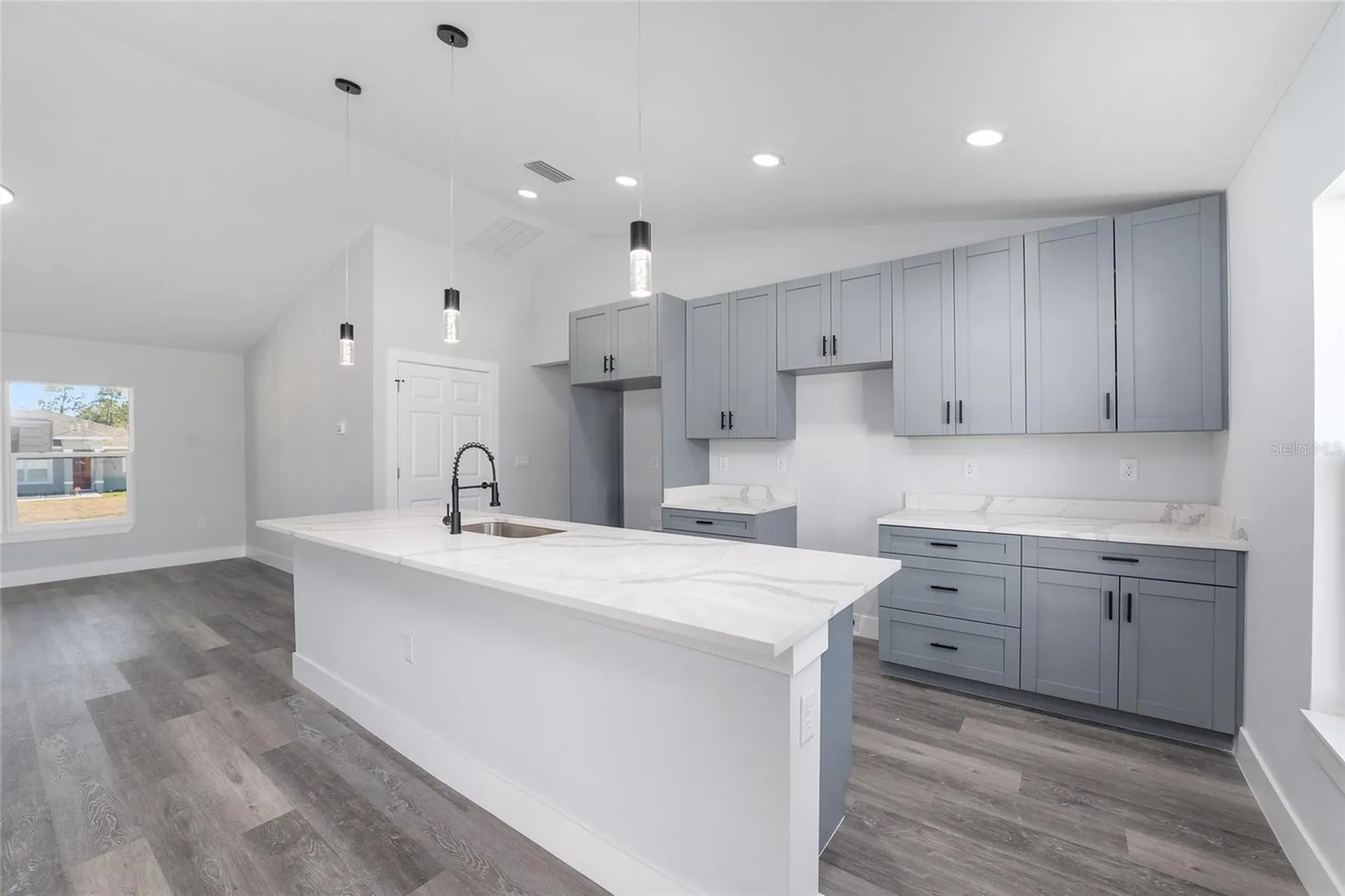 10 Locust Loop Circle Ocala FL 34472