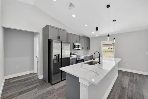 10 Locust Loop Circle Ocala FL 34472