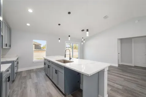 10 Locust Loop Circle Ocala FL 34472