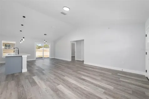 10 Locust Loop Circle Ocala FL 34472