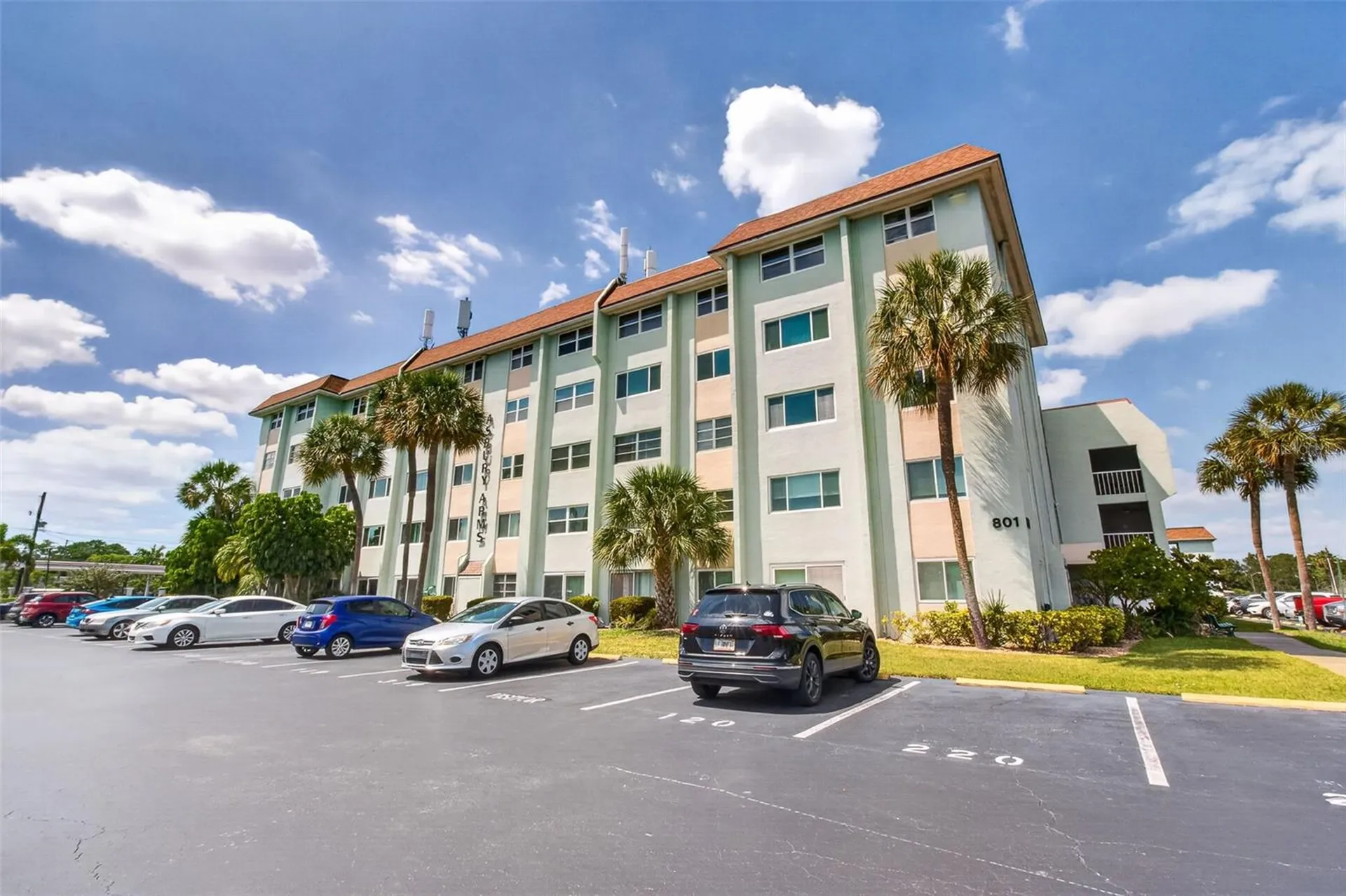 801 83rd Avenue N St Petersburg FL 33702