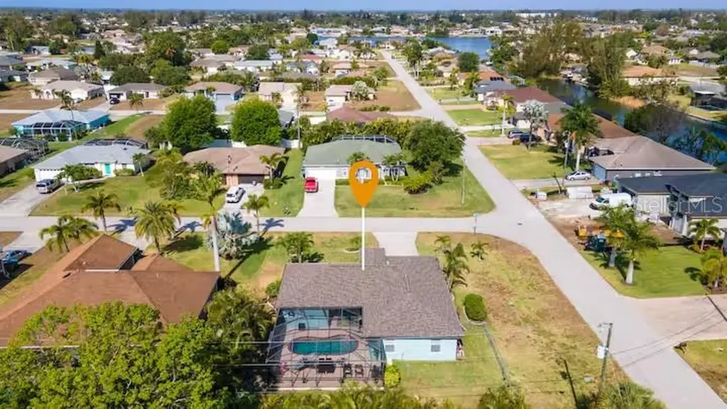 2705 SW 11th Place Cape Coral FL 33914