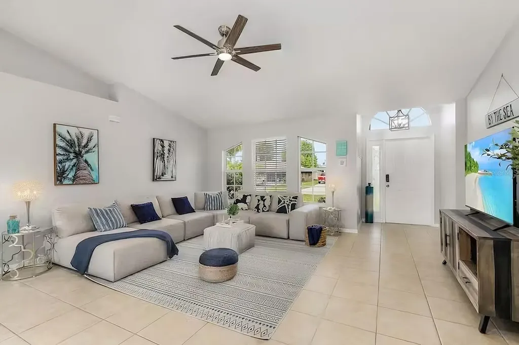 2705 SW 11th Place Cape Coral FL 33914
