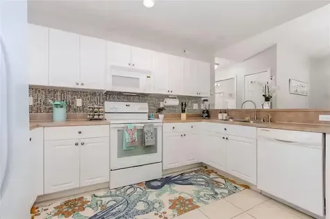 2705 SW 11th Place Cape Coral FL 33914