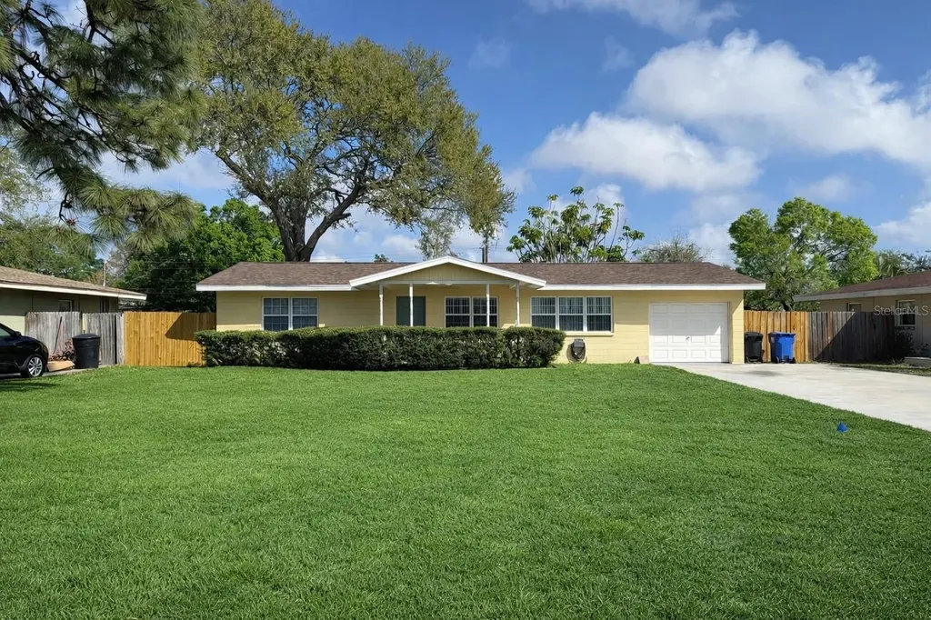 859 72nd Avenue N St Petersburg FL 33702