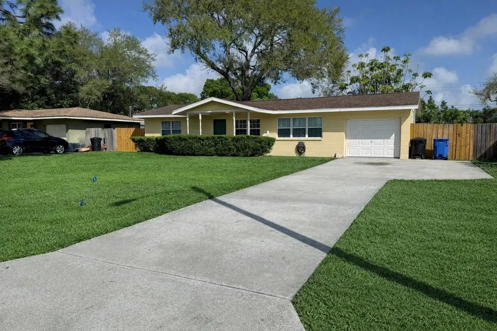859 72nd Avenue N St Petersburg FL 33702