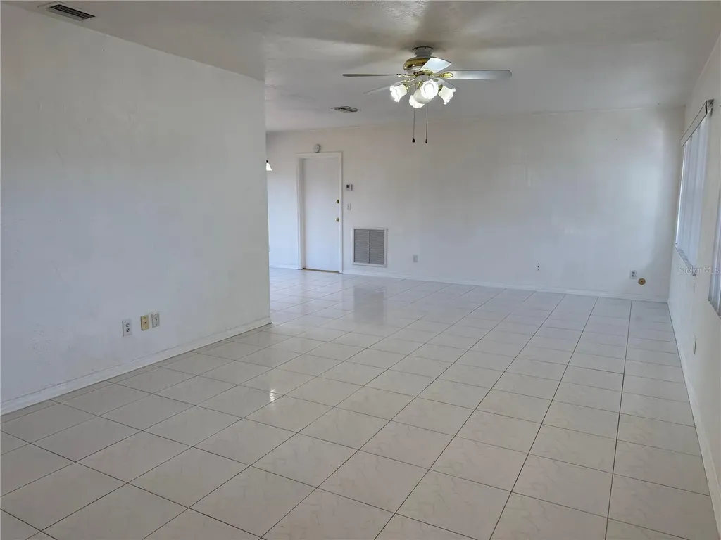 859 72nd Avenue N St Petersburg FL 33702