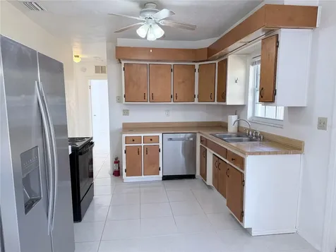 859 72nd Avenue N St Petersburg FL 33702