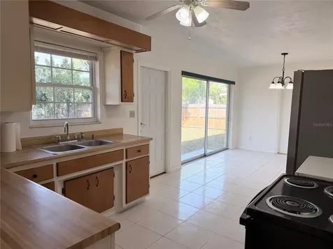 859 72nd Avenue N St Petersburg FL 33702
