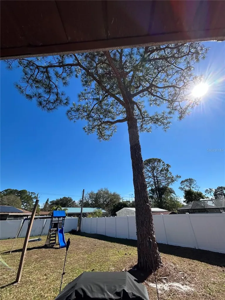 1395 Cox Avenue NW Palm Bay FL 32907