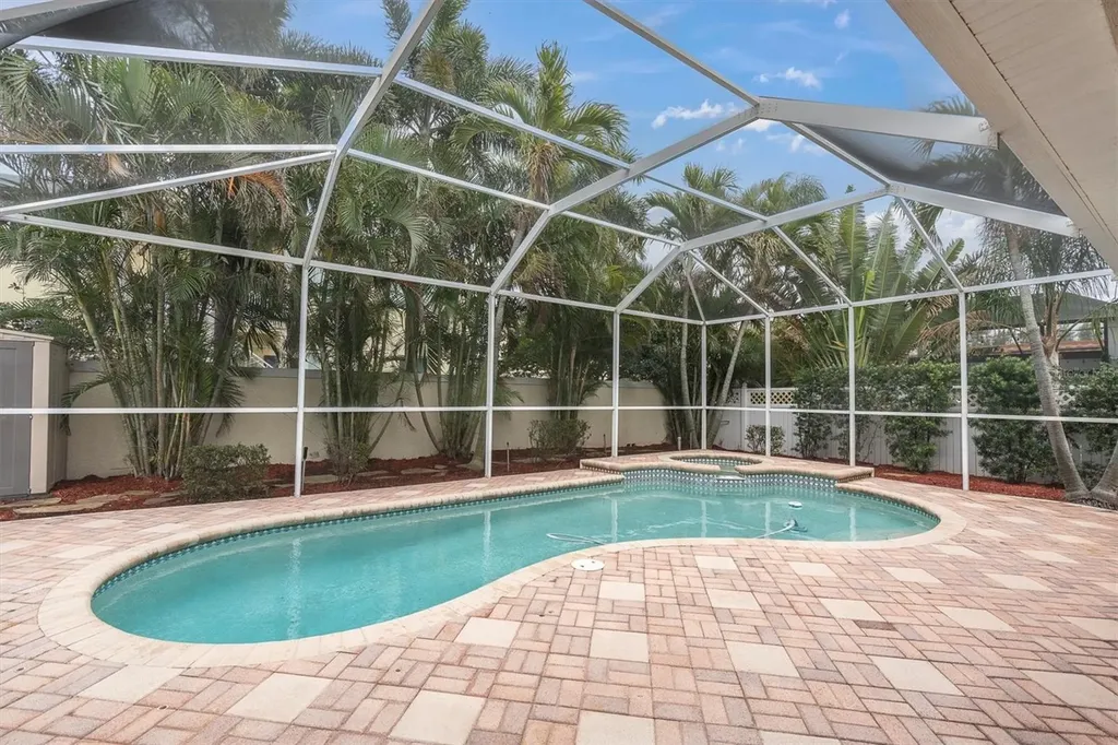 906 Landmark Circle S Tierra Verde FL 33715