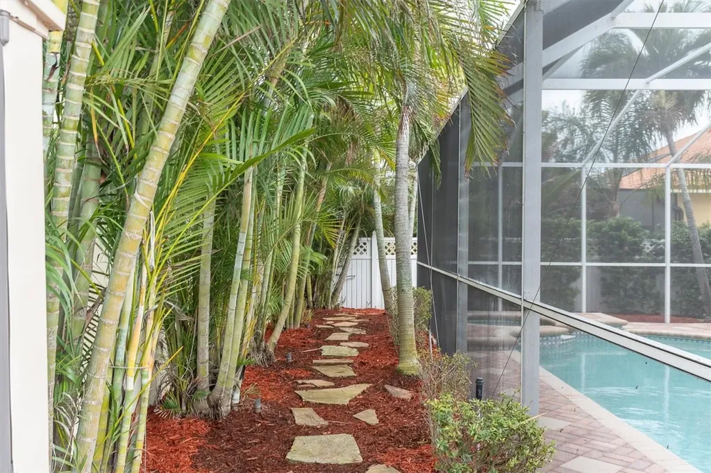 906 Landmark Circle S Tierra Verde FL 33715