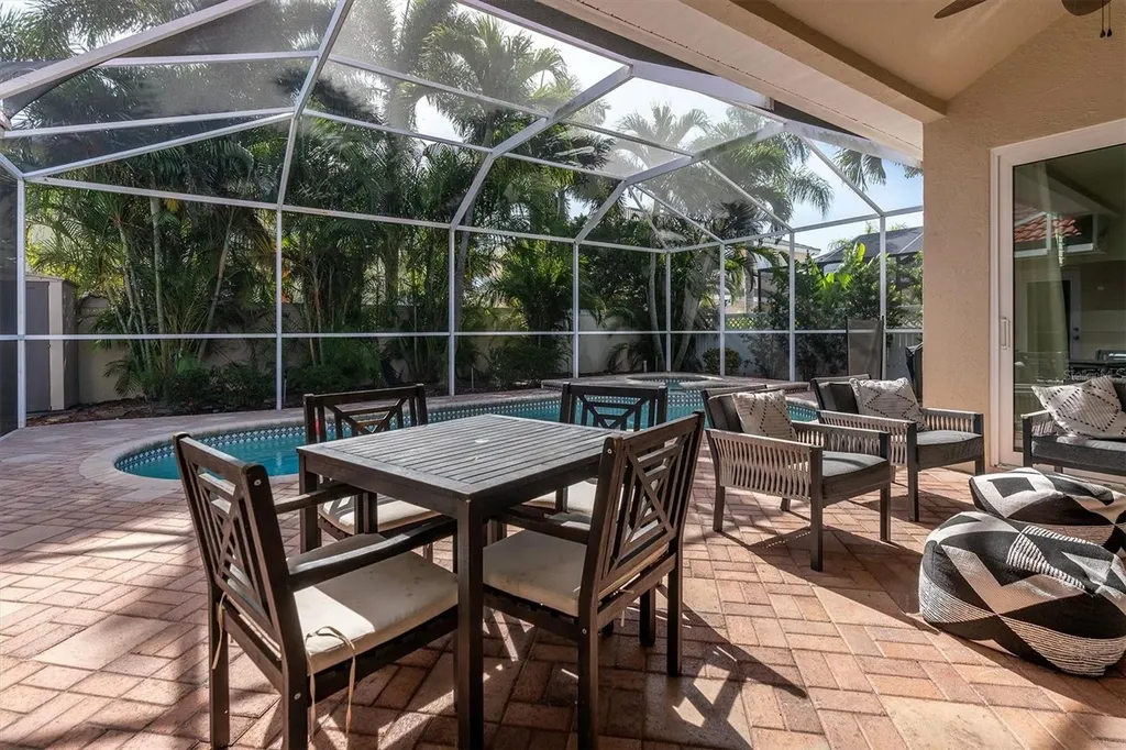 906 Landmark Circle S Tierra Verde FL 33715