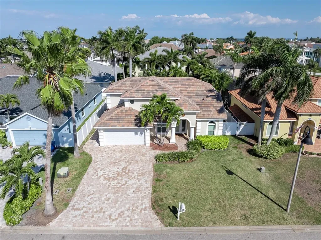906 Landmark Circle S Tierra Verde FL 33715