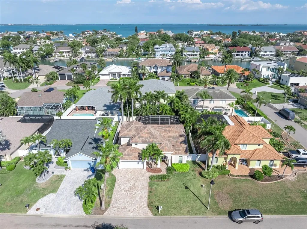 906 Landmark Circle S Tierra Verde FL 33715