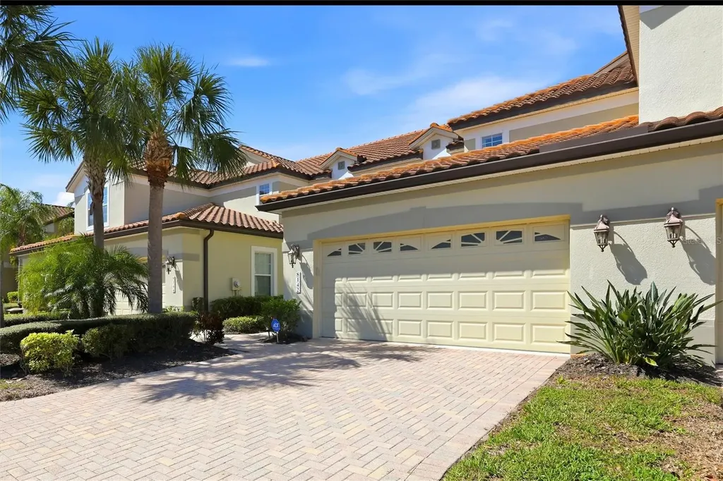 8142 Miramar Way Lakewood Ranch FL 34202