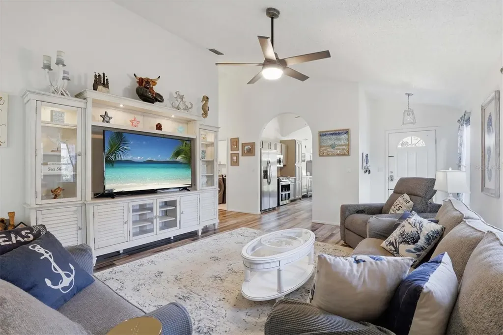 86 Highland Road Tarpon Springs FL 34689