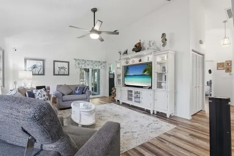 86 Highland Road Tarpon Springs FL 34689