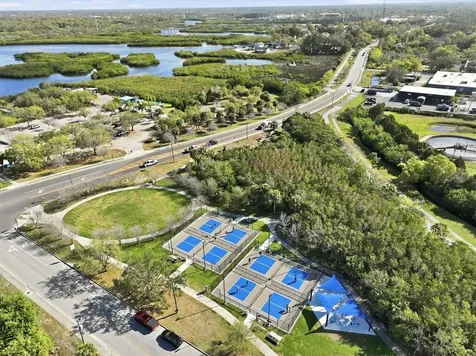 86 Highland Road Tarpon Springs FL 34689