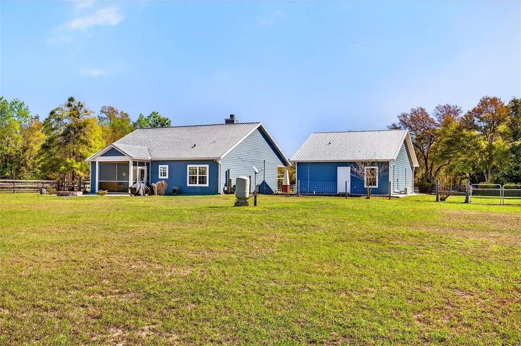 5864 NW State Road 45 Newberry FL 32669