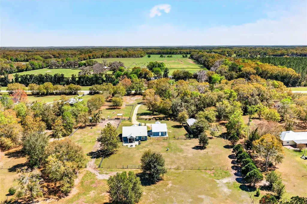 5864 NW State Road 45 Newberry FL 32669
