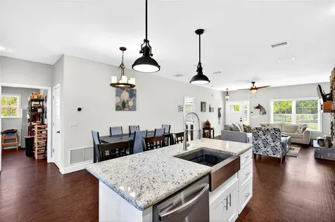 5864 NW State Road 45 Newberry FL 32669