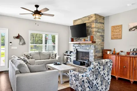 5864 NW State Road 45 Newberry FL 32669