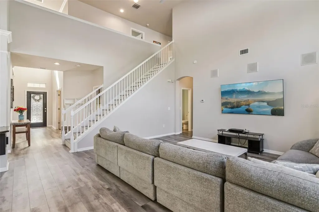 15940 Ternglade Drive Lithia FL 33547