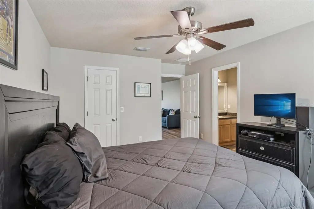 15940 Ternglade Drive Lithia FL 33547