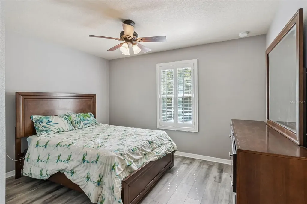 15940 Ternglade Drive Lithia FL 33547