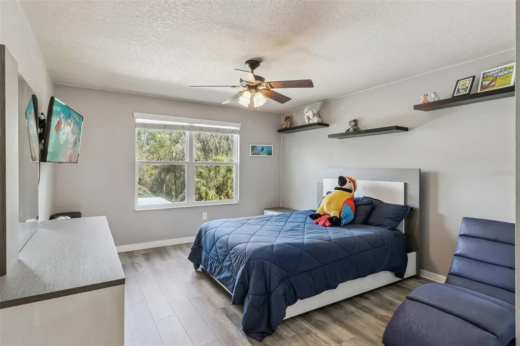 15940 Ternglade Drive Lithia FL 33547