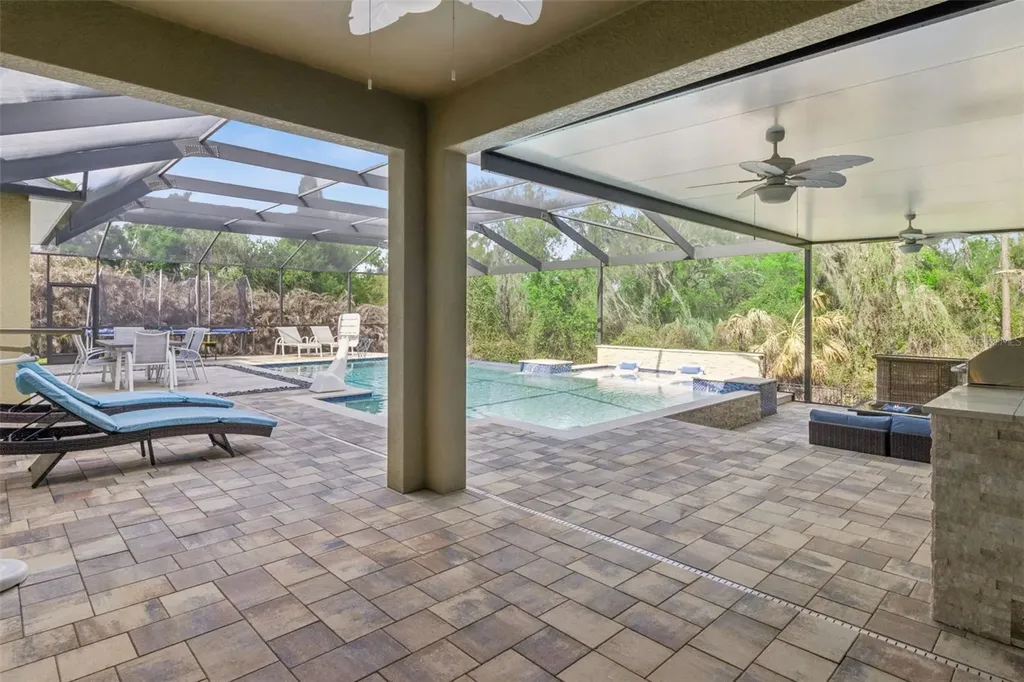 15940 Ternglade Drive Lithia FL 33547