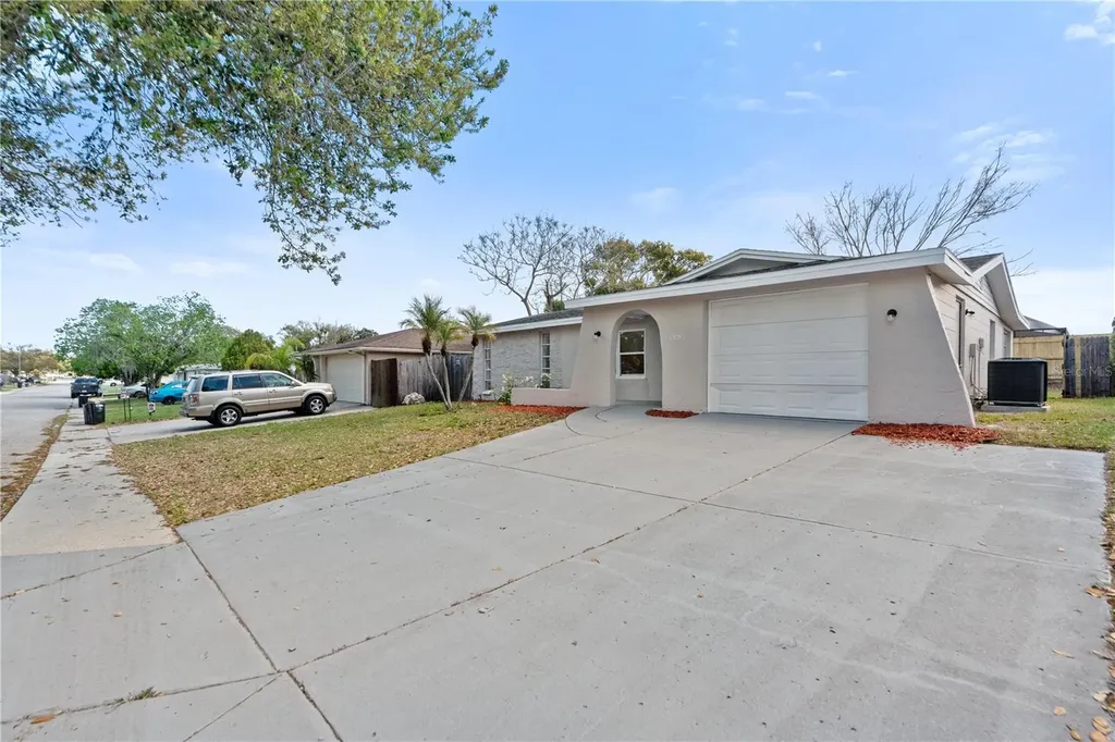 9020 Hunt Club Lane Port Richey FL 34668