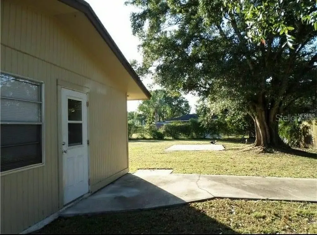 1221 SE Carnahan Avenue Arcadia FL 34266