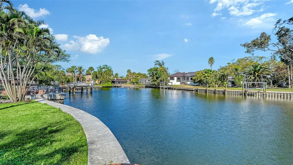 339 Treasure Boat Way Sarasota FL 34242