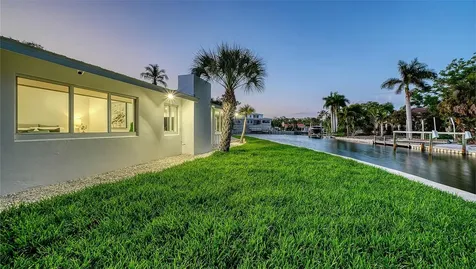 339 Treasure Boat Way Sarasota FL 34242