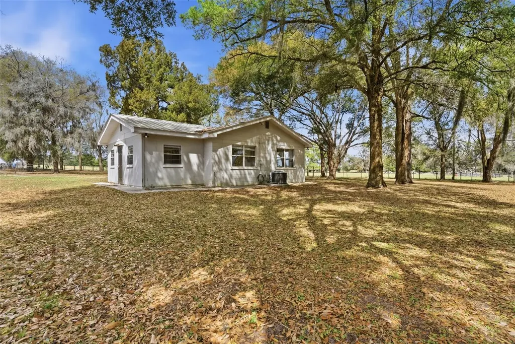 9242 Us Highway 98 Dade City FL 33525