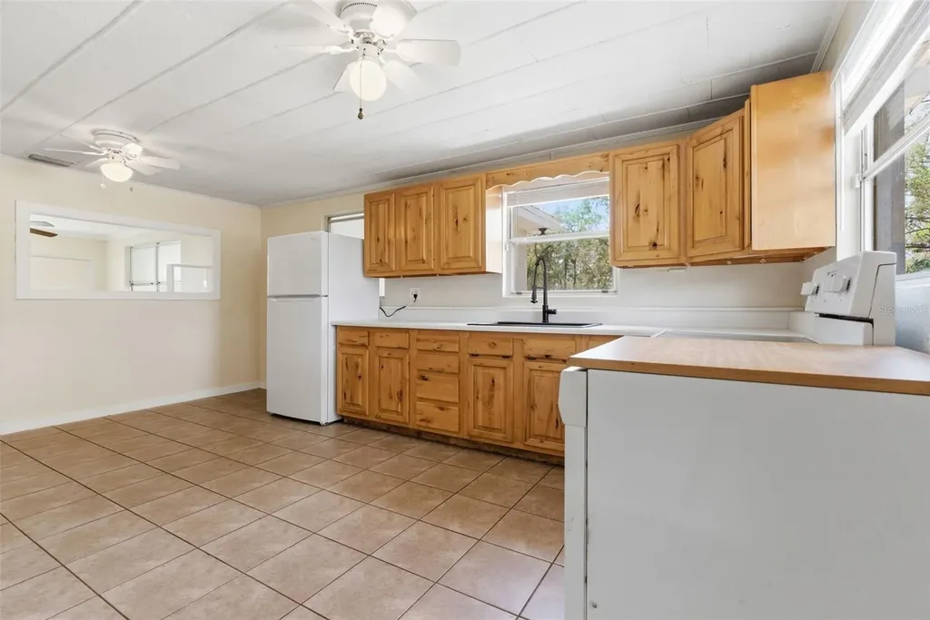 9242 Us Highway 98 Dade City FL 33525