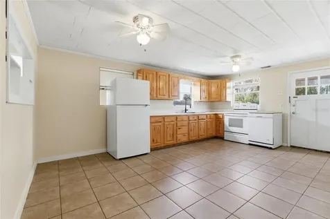9242 Us Highway 98 Dade City FL 33525