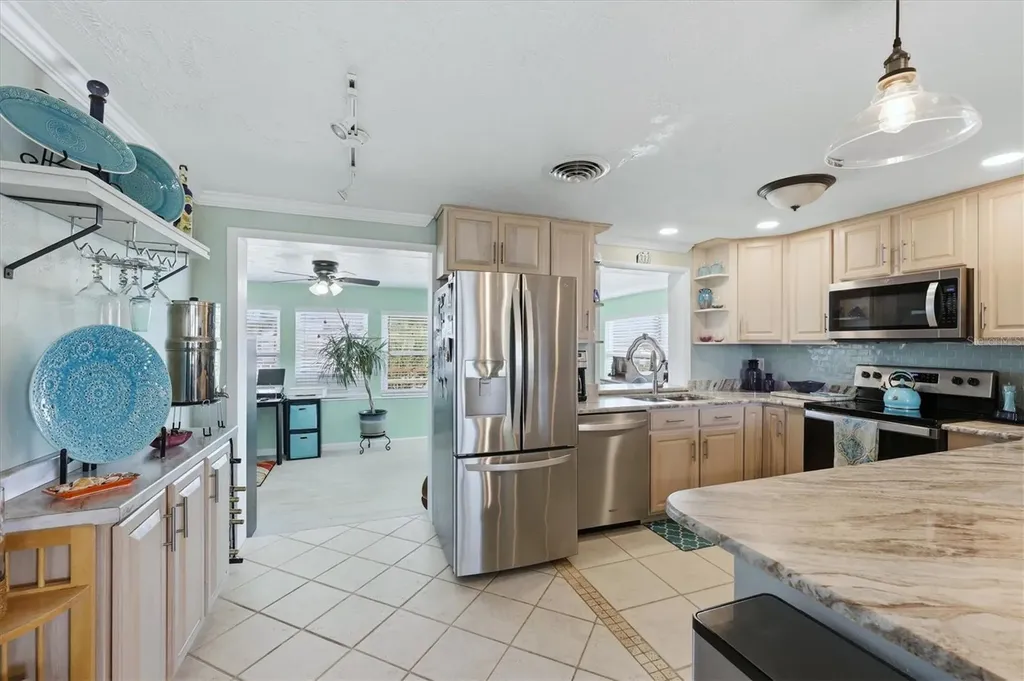 866 E 6th Street Englewood FL 34223