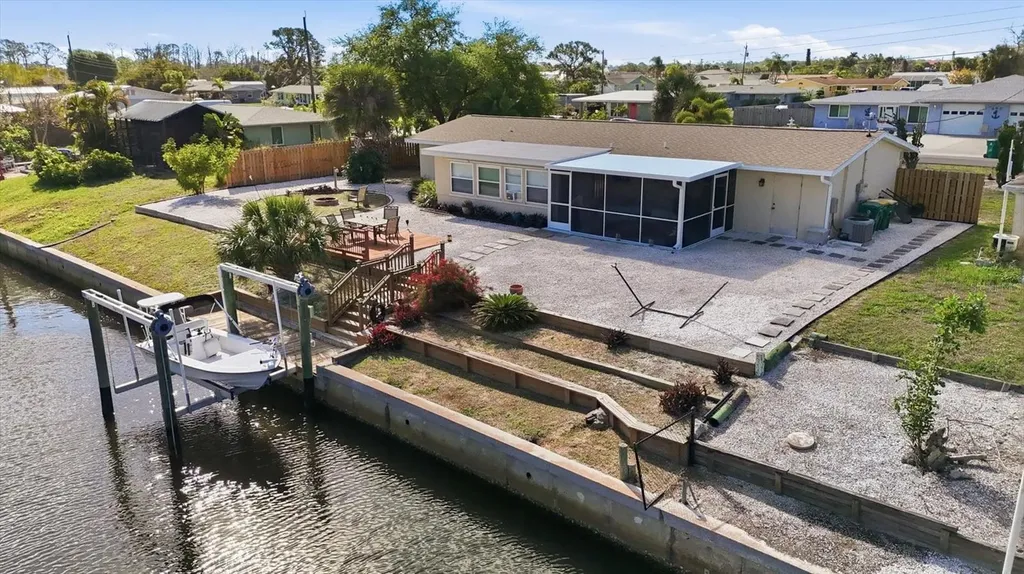 866 E 6th Street Englewood FL 34223